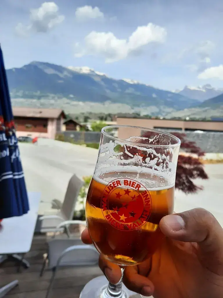 dudu Ford_Café de la Coopérative_Aproz_review