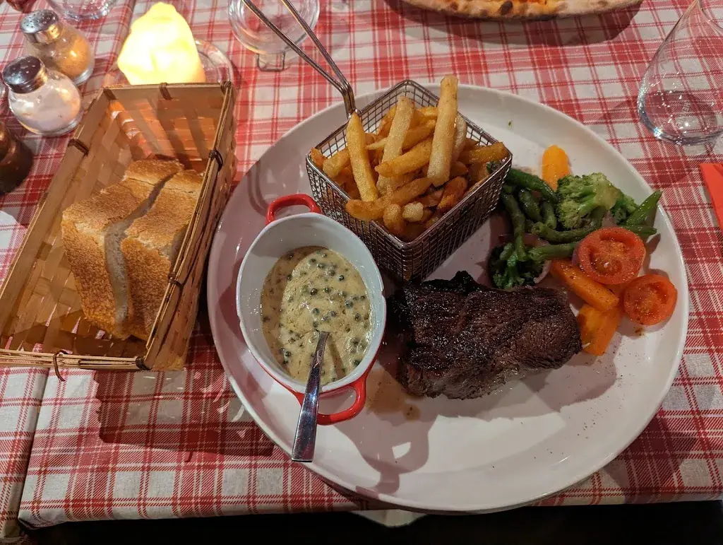 John Hugues_Restaurant Les Flambeaux_Nendaz_recensione