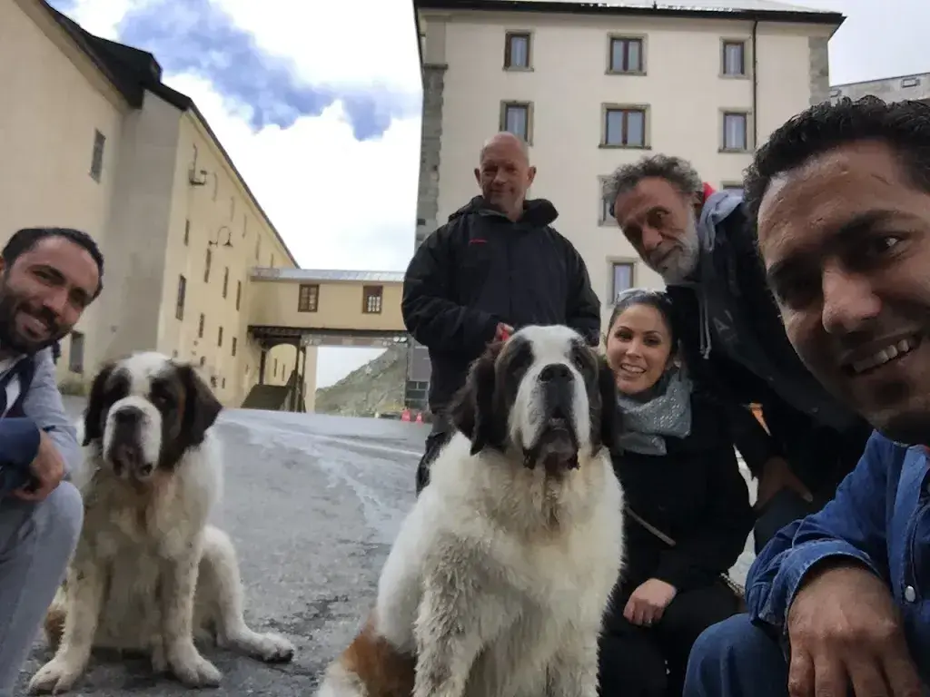 mahyar halani_Café restaurant bazar hôtel Mont Joux, Sylvie Valdenaire_Bourg-Saint-Pierre_recensione