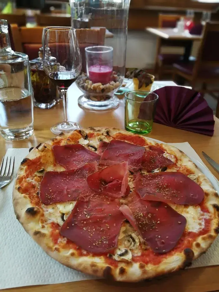 Rafael Piccin_Café-Restaurant-Pizzeria Les Trois Dranses_Sembrancher_review