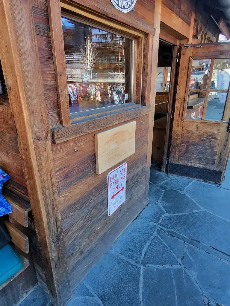 Michel Hanna_Le Fer à Cheval_Verbier_review