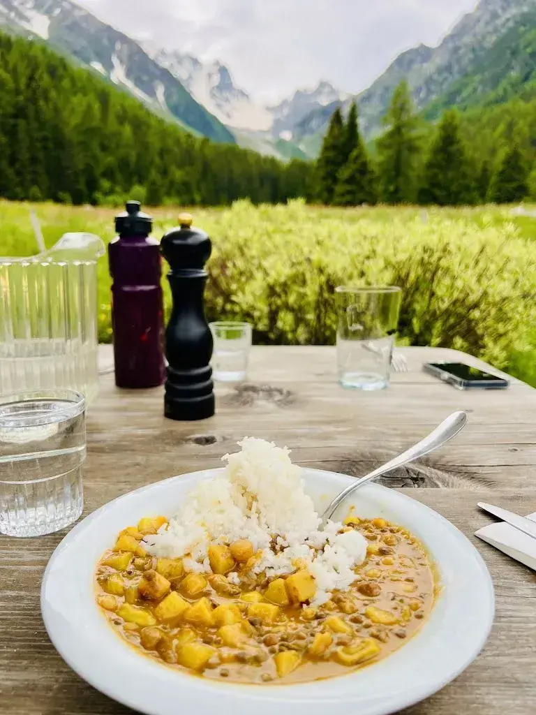 Stephanie Mareen_Relais d'Arpette_Champex-Lac_review