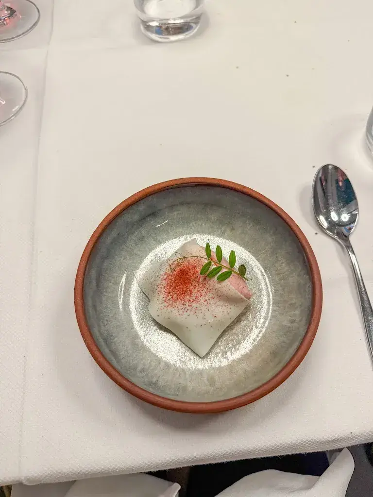 Steven Anggrek_L'Appart_Lausanne_Bewertung