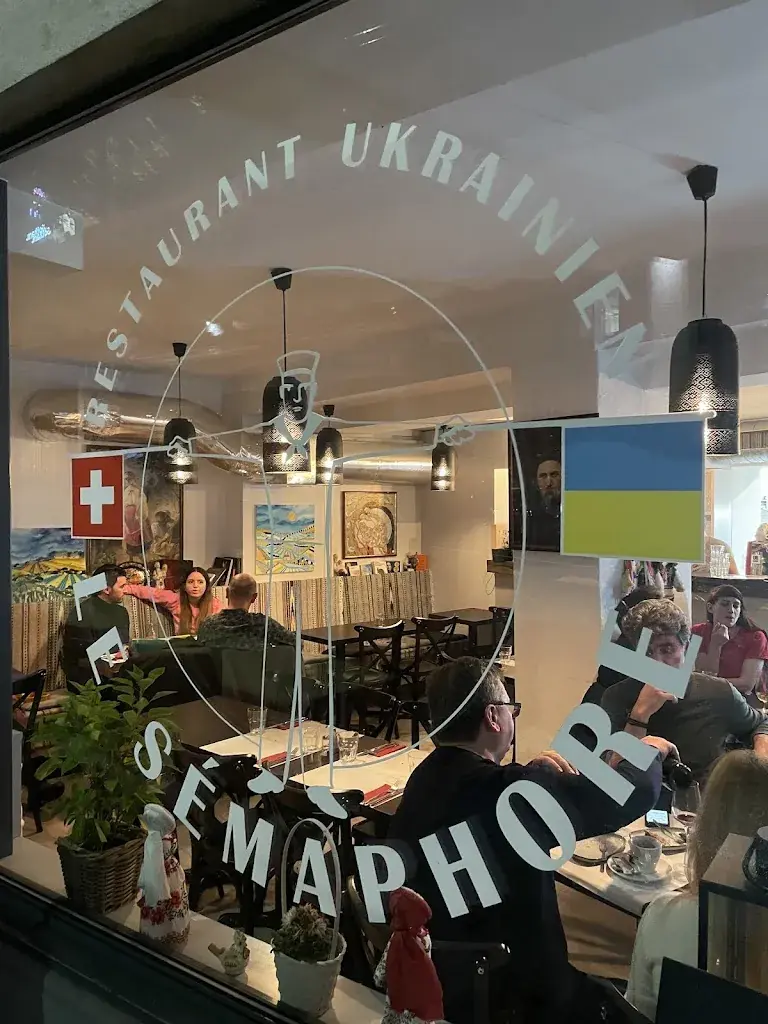 Dasha Reznik_Le Sémaphore_Lausanne_review