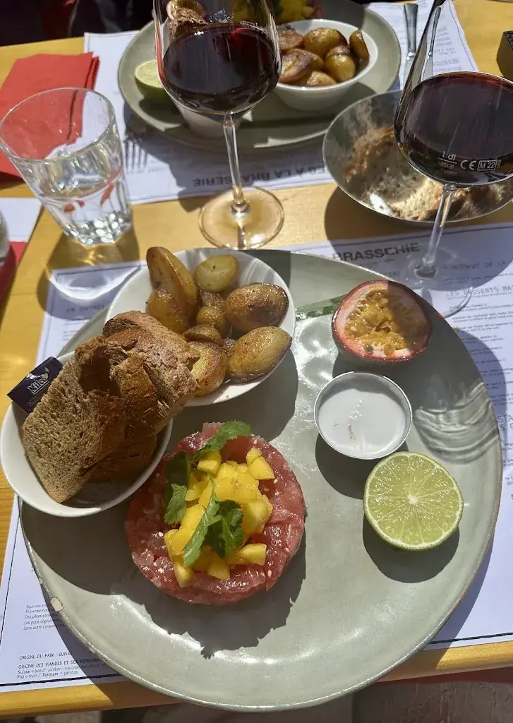 Sophie Juliette In-Albon_Brasserie du Grand Pont_Sion_review