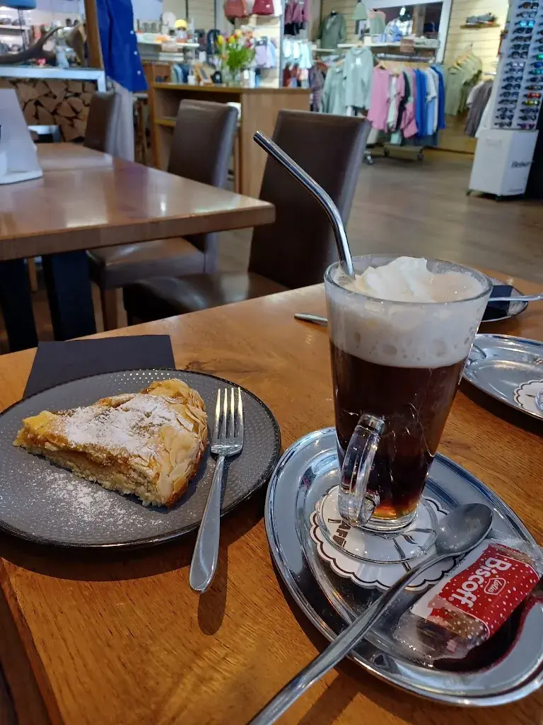 Monika Güntensperger_Sport Café_Ernen_review