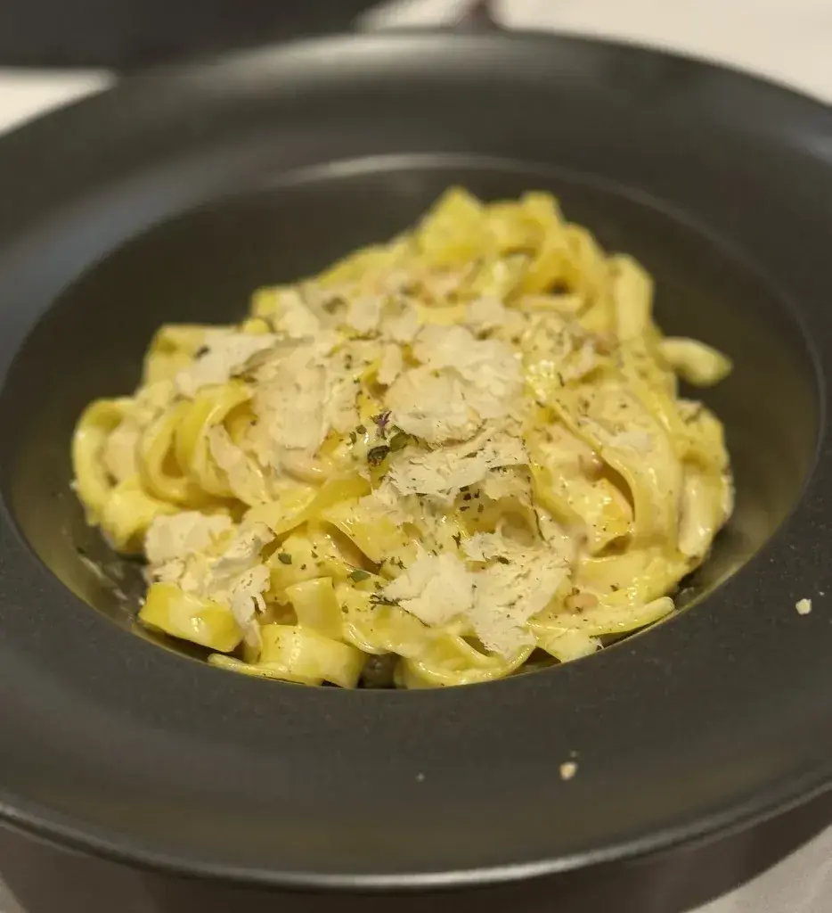 Sarah Avery_Hotel Restaurant - STRAUSS_Fiesch_review