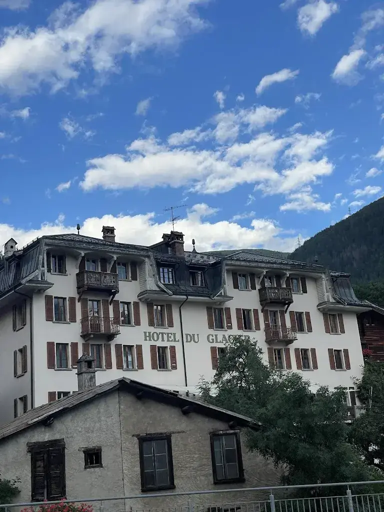 Amelie Schüle_DU GLACIER Boutique & Traditions Hotel, Restaurant & Lounge_Fiesch_review