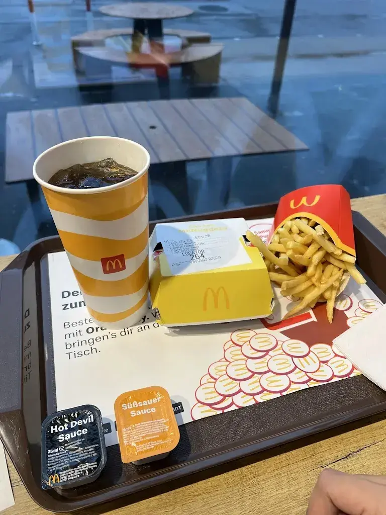 Franz Dychitan_McDonald’s_Langenthal_recensione