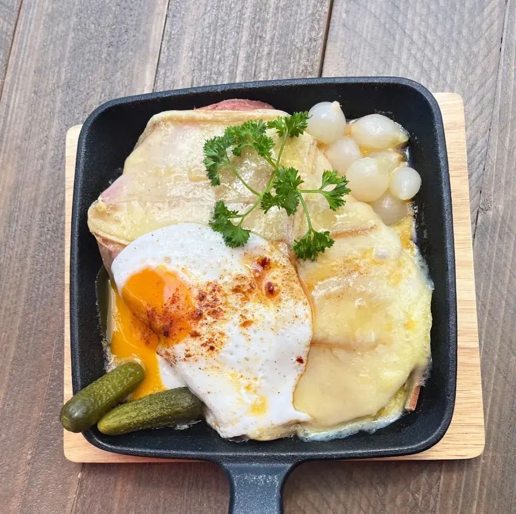 The López Brothers_Restaurant Hasestall Fleschen Bellwald_Bellwald_review