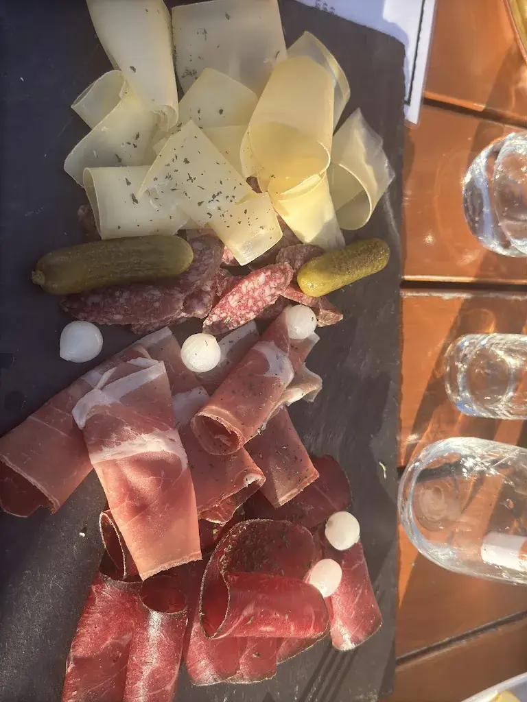 - - (-)_Restaurant Ambassador_Bellwald_recensione