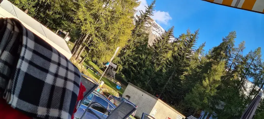 Anna Küpper (A.K.)_Gade Bar_Bellwald_review