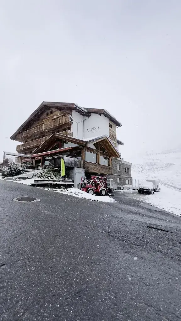 Ahmed Radwan_Alpenlodge Kühboden_Fiesch_review