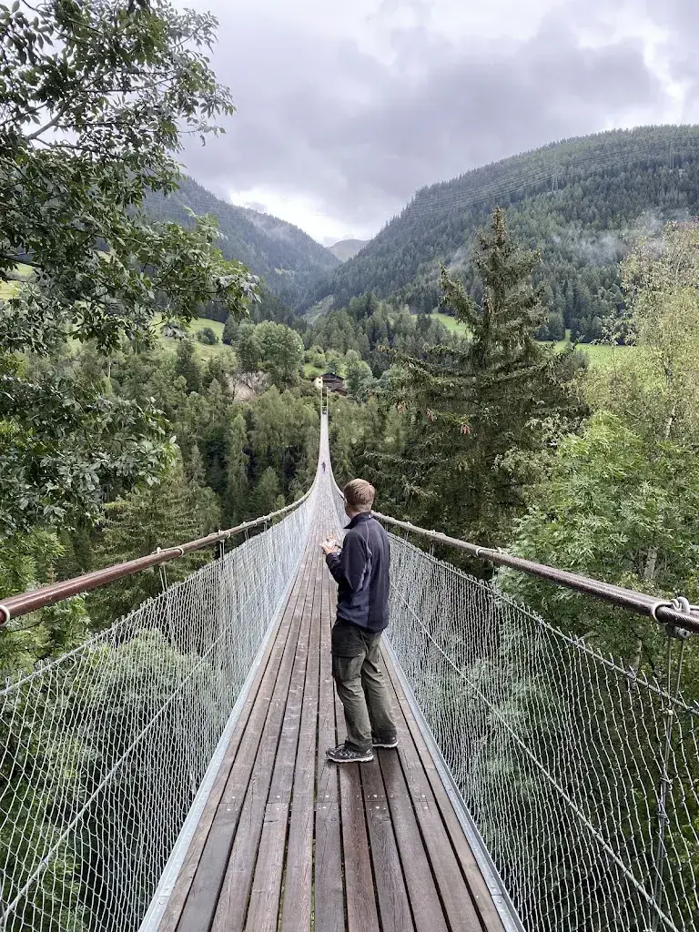 Ollie Groth_GOMS Bridge - Fürgangen_Bellwald_review