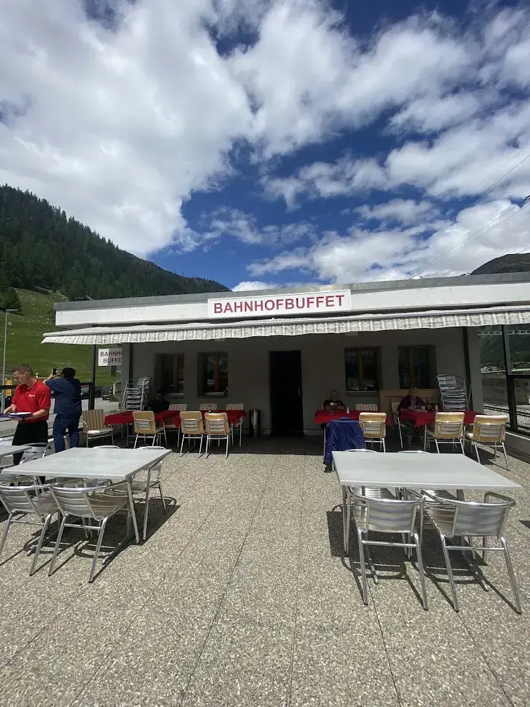 plant lover home_Restaurant Bahnhofbuffet_Oberwald_review