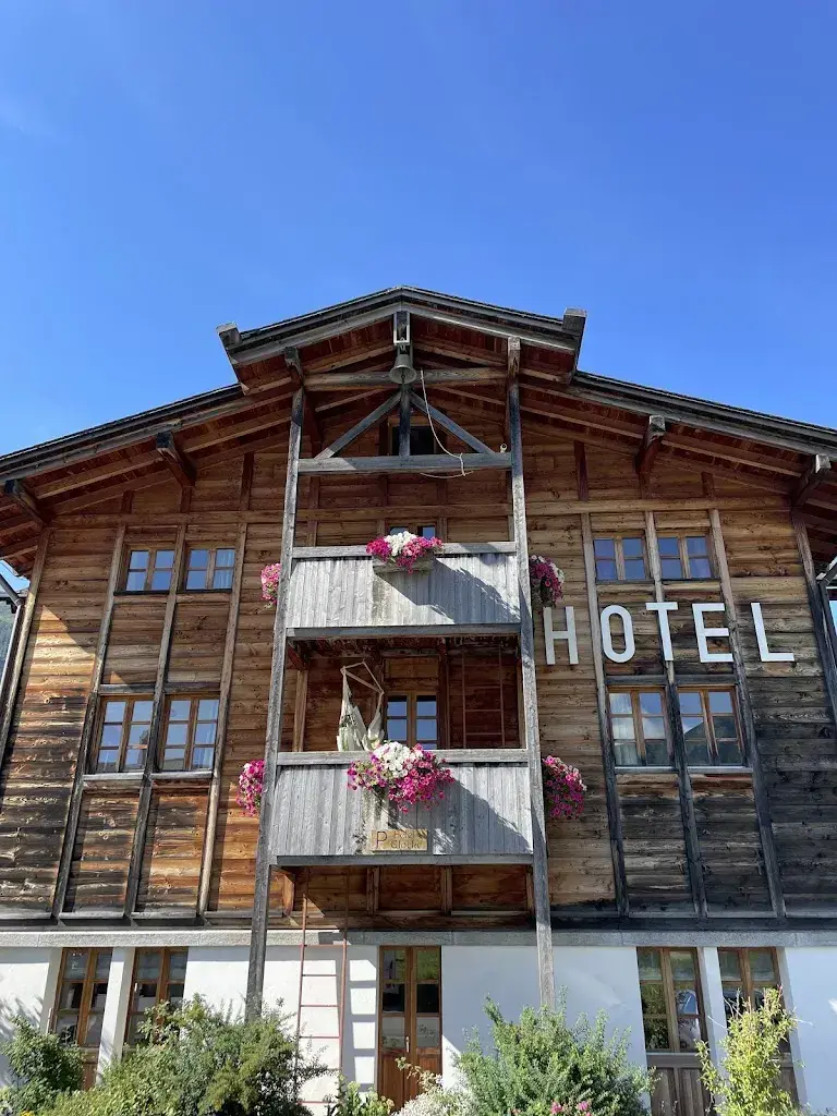 Arnout Mostert_Hotel Glocke_Reckingen_review