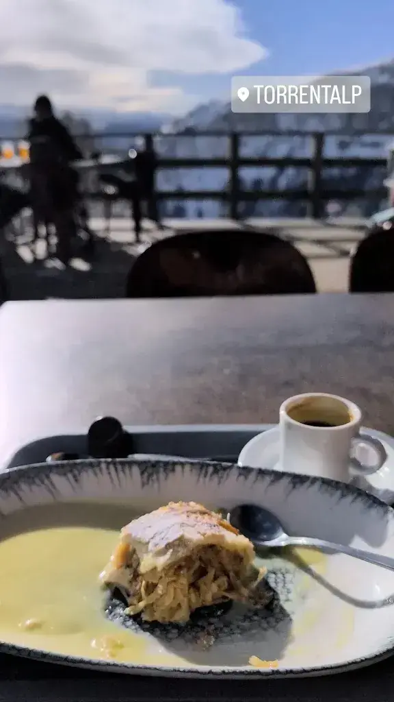 Murat Munzur Kirmizitas_Briand_Albinen_review