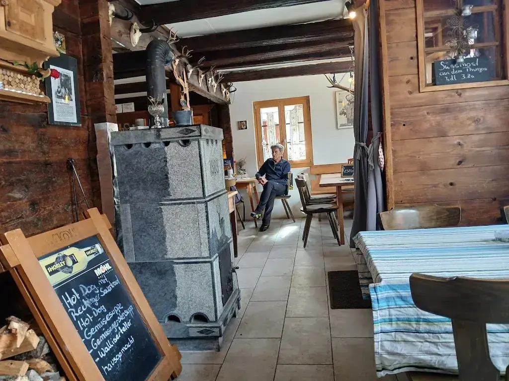 Serge Barnel_Jagdhittä_Reckingen_review