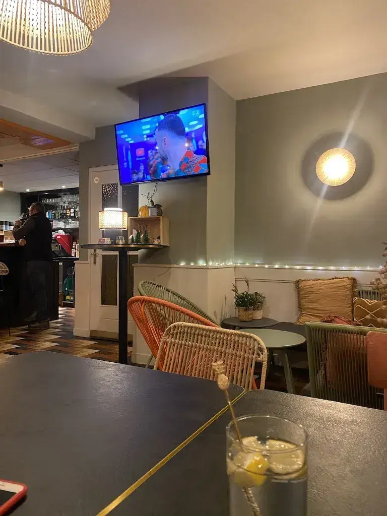 Marion Arrid _La Riante_Saint-Romain _review