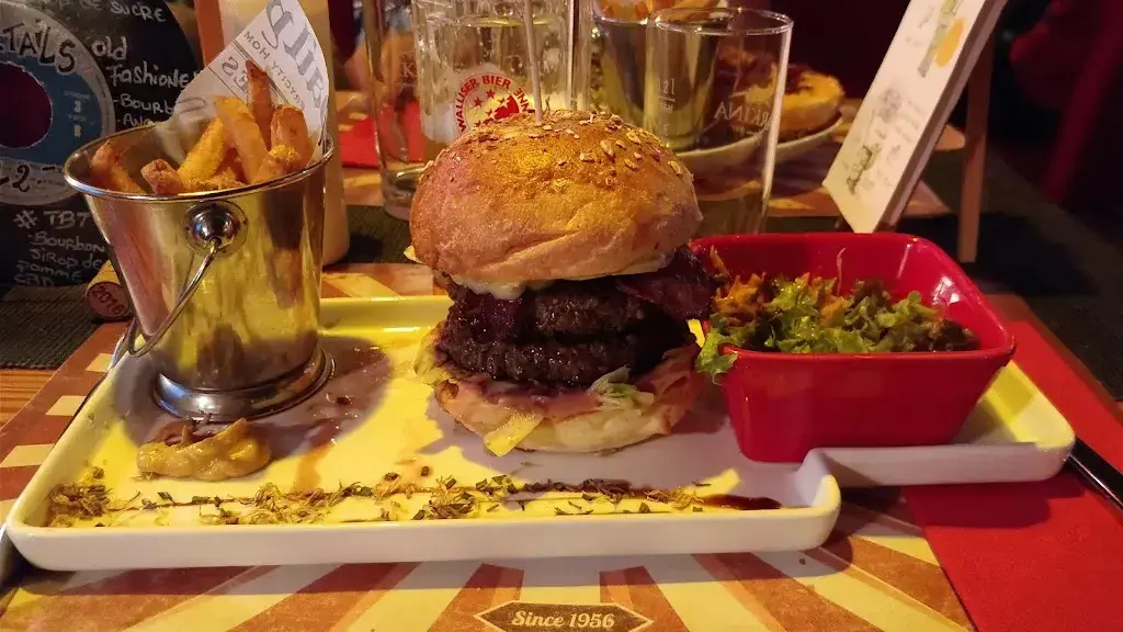 Jas Per_The Burger Terrasse_Anzère_review