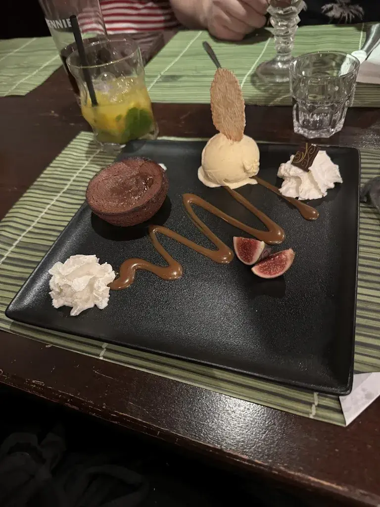 Viviane Byrde_Zazabar_Anzère_review