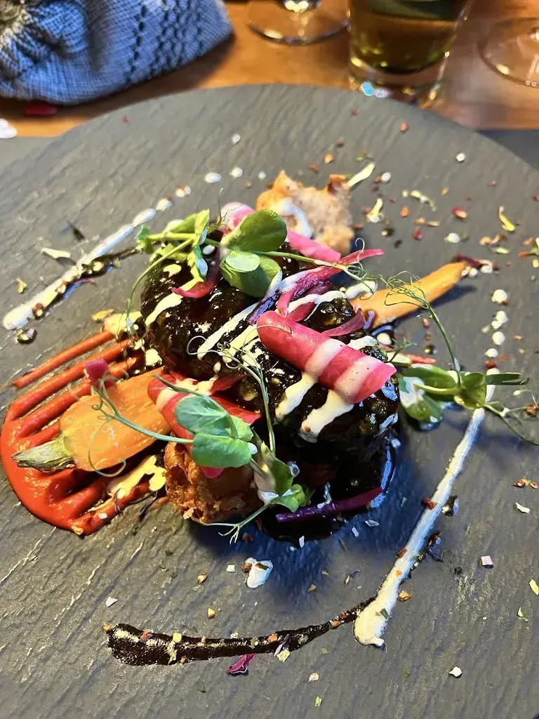 Gaia Aveta De Felice _Restaurant Les Collines_La Sage_review