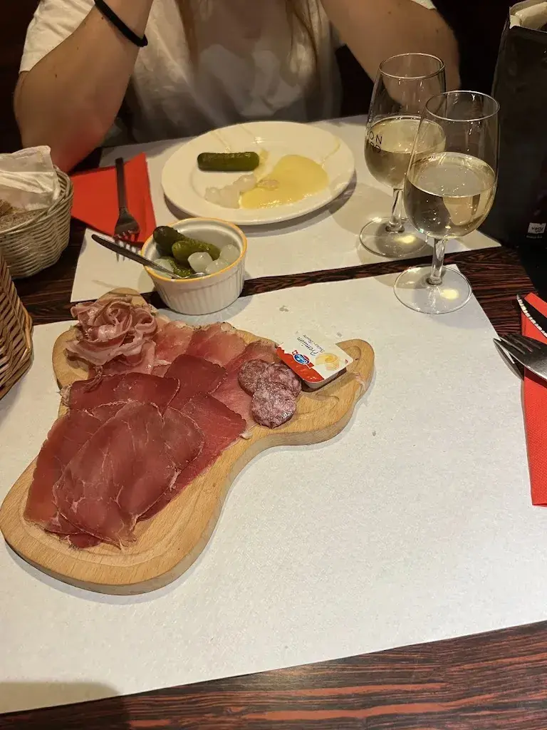 Luca Lanzilao_Hôtel - Pizzeria des Alpes_Les Haudères_Bewertung