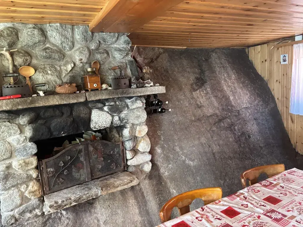 Claudia Sehr_Le Petit Paradis_Les Haudères_review