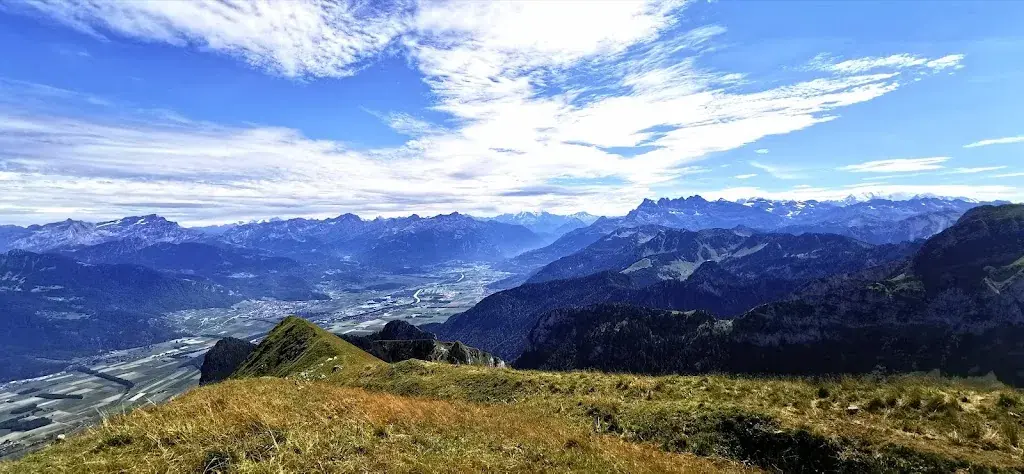 Lucie Genet - Liand_Le Grammont_Port-Valais_review