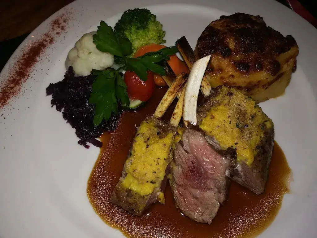 Mimi Morend_le Bourg-Ville_Martigny_review