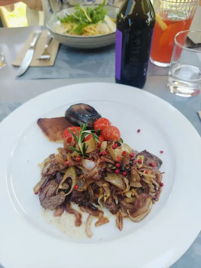 kubra pinar_Restaurant Tsébetta_Nax_review