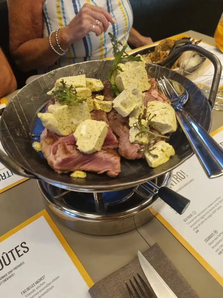 Karen Berry_Au Vieux Chalet_Nax_review