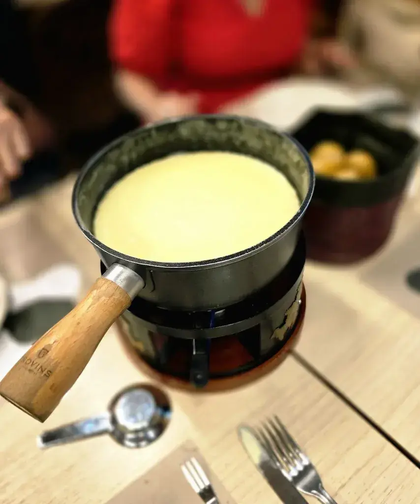 Oliver Talamont-Gott_Relais des Reines_Sion_review