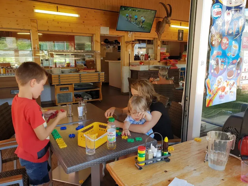 Ski Monsters_Buvette du Lavioz_Vercorin_review