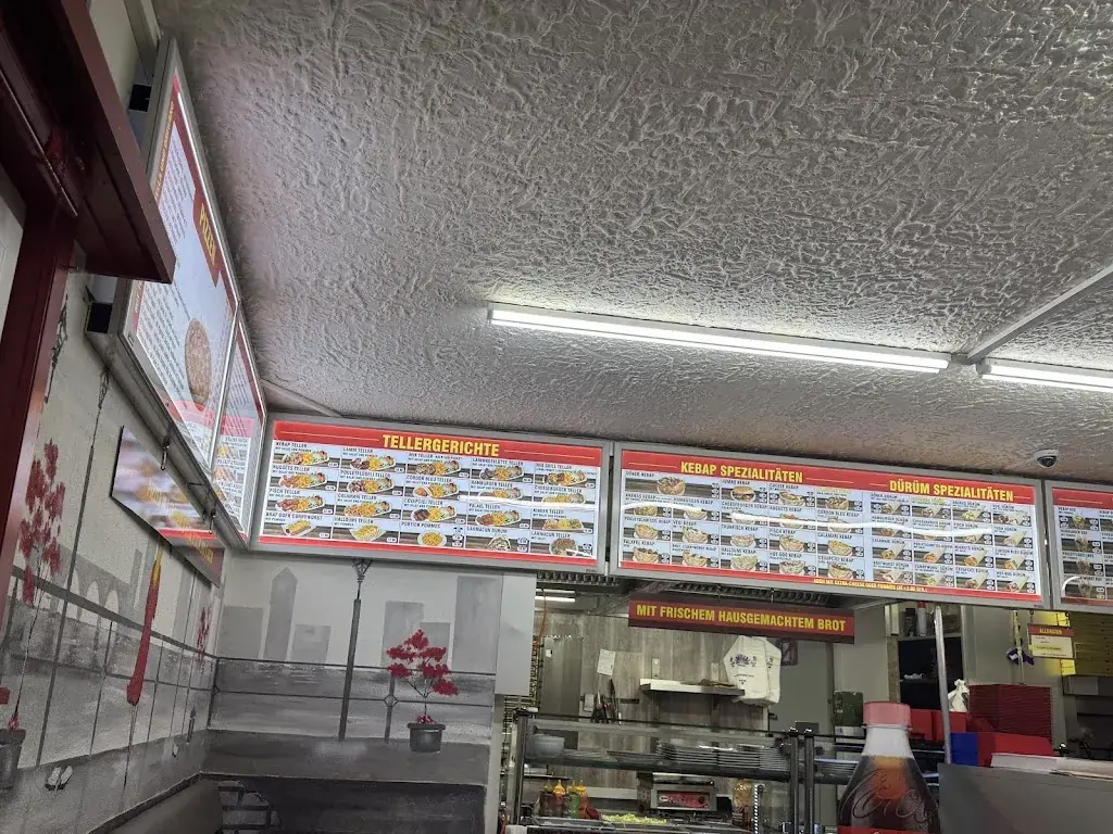 Fiona Mai_Charisma Wallis Pizza und Kebap Susten_Susten_review