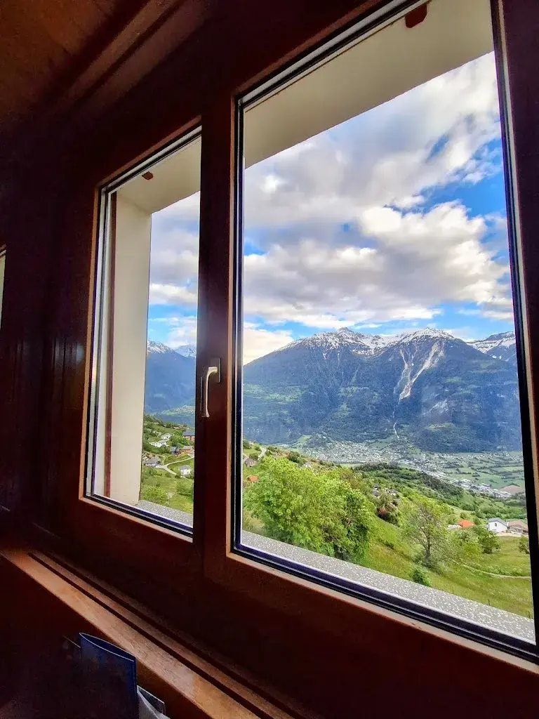 Rini Sartis_Hotel Restaurant Rhoneblick_Guttet-Feschel_review