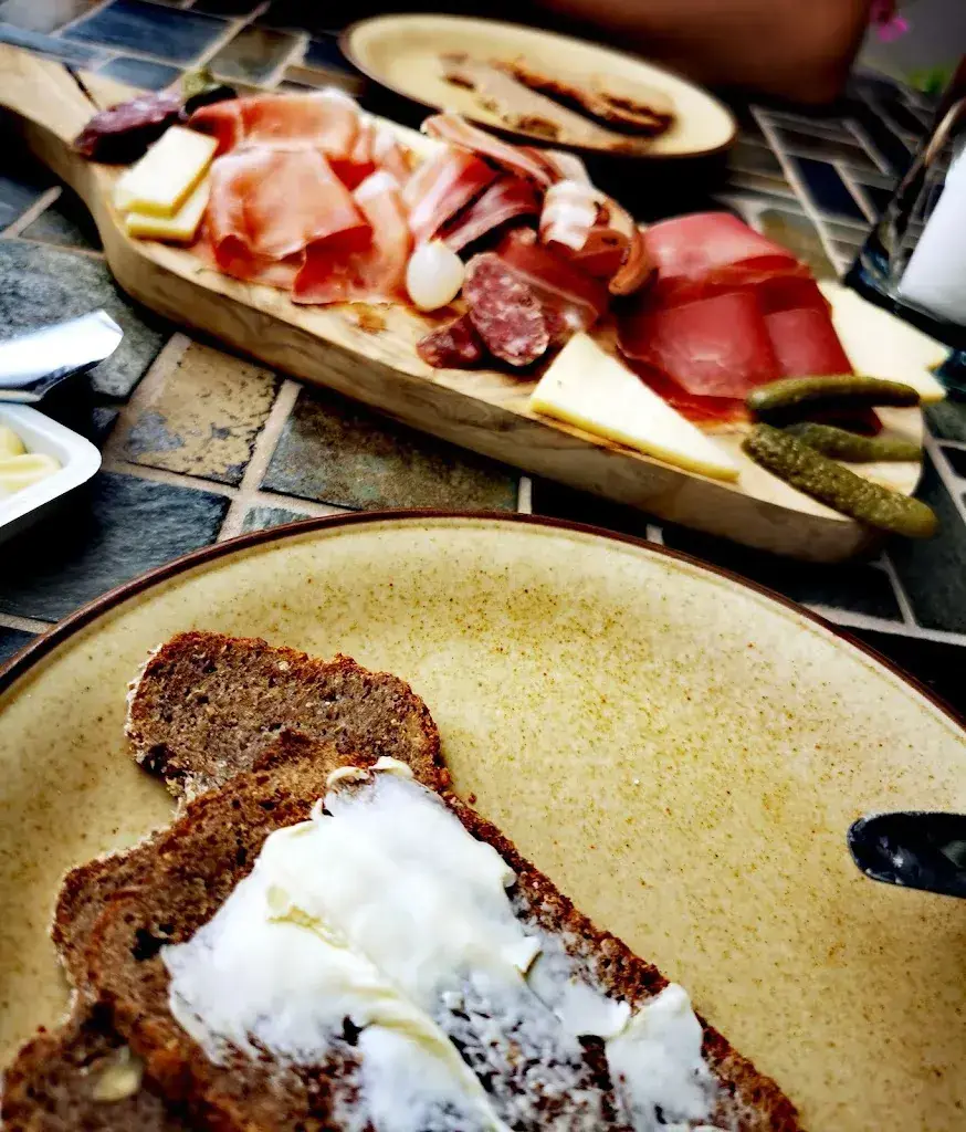 Burg Leuk_Leuk_menu_image_1