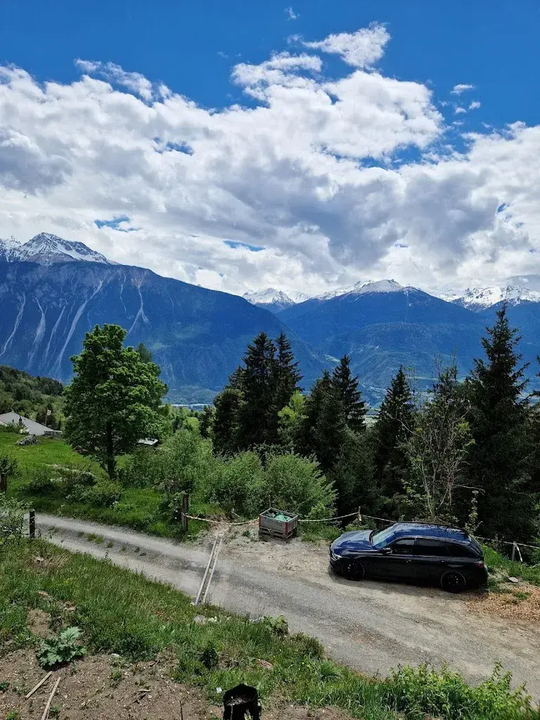 Raphaël Calvao_Petit Paradis Frily_Crans-Montana_review