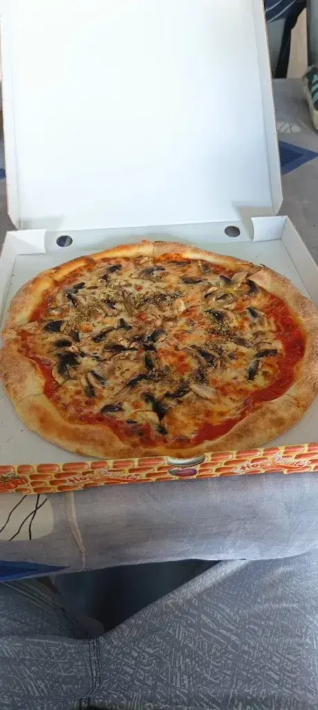 Andre The Dragon_Restaurant Pizzeria Dolce Vita_Turtmann_recensione