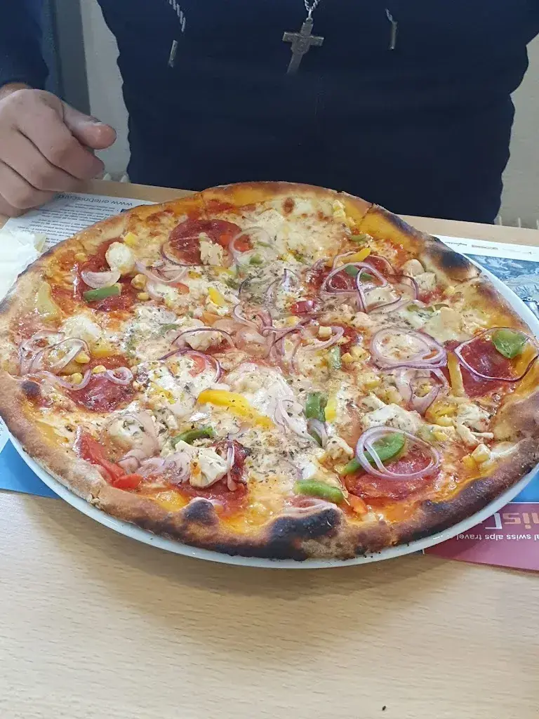 Agatha Grichting_Restaurant Pizzeria Dolce Vita_Turtmann_recensione