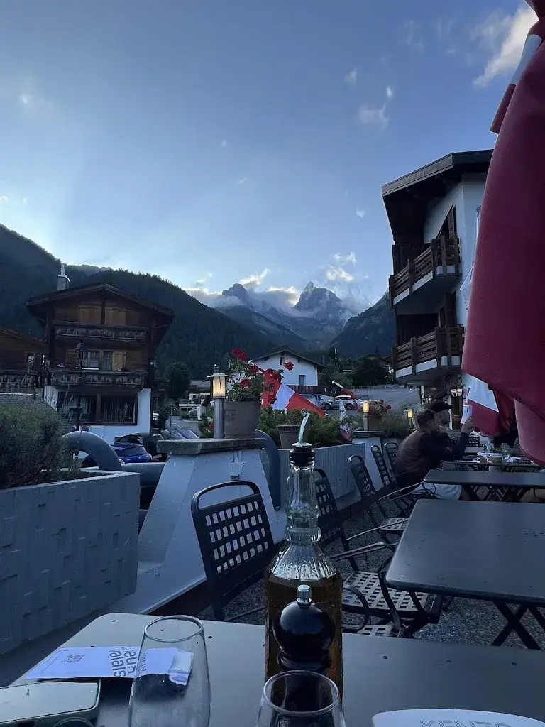 Twenty51_O'Bar Ovronnaz_Ovronnaz_review