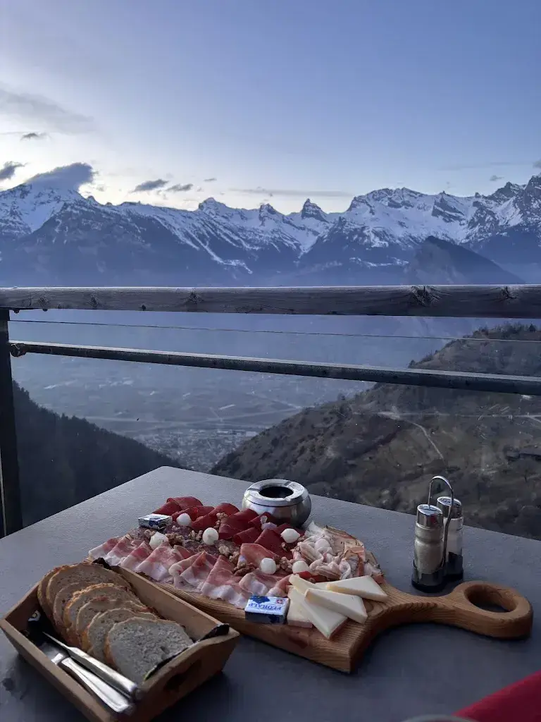 Robyn Eloise_Auberge Le Mont-Gelé_Isérables_recensione