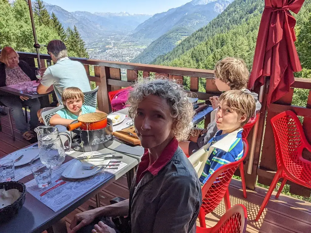 Matt Carlson_Restaurant Le Drapeau Suisse_Martigny-Combe_review