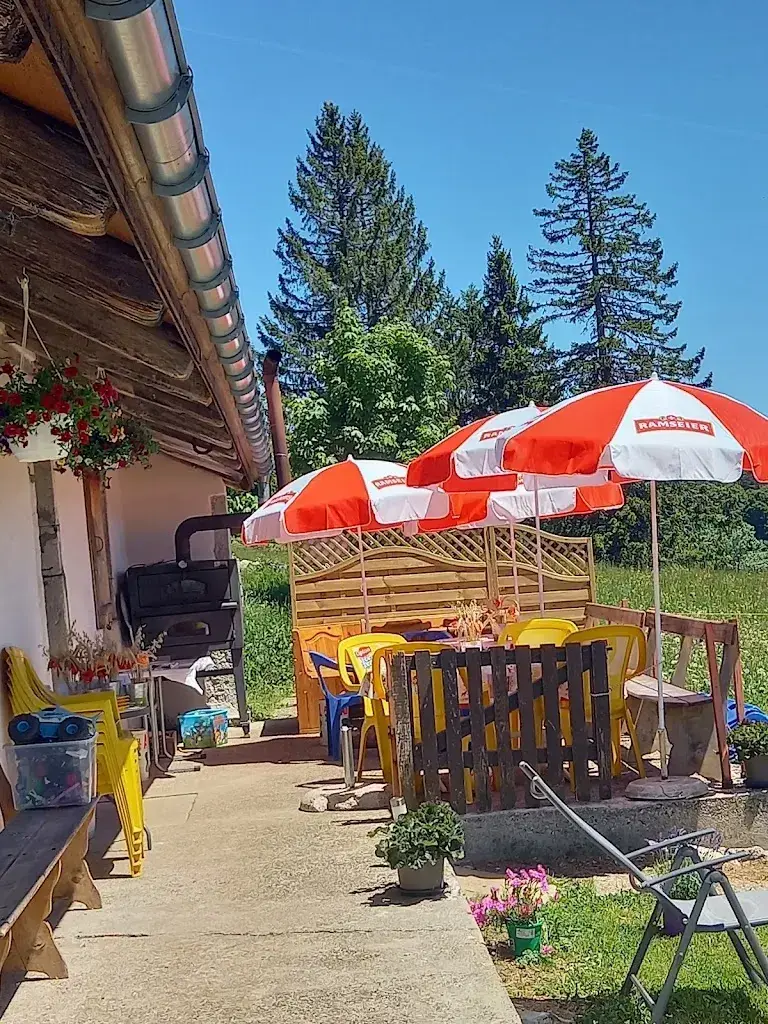 Métairie La Grande Maison restaurant à Diesse