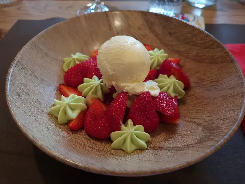 Cedric_Terre et mer_Martigny_review