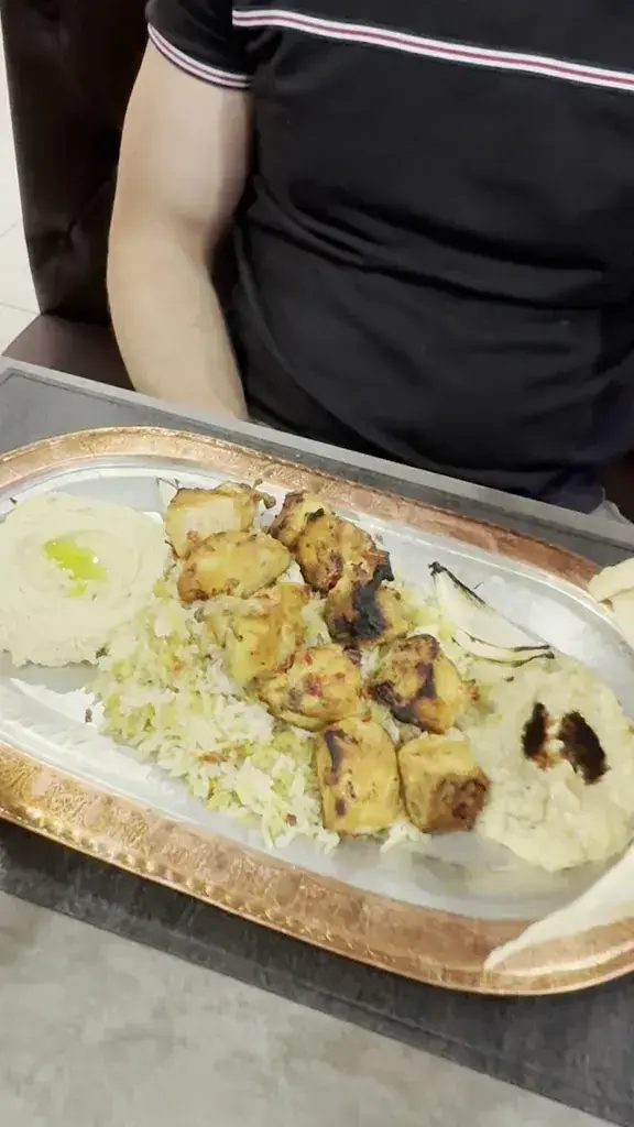 Maria Fatima Rocco Pestana_Café Restaurant Mezze Damas - Buffet à volonté sur réservation_Saxon_review