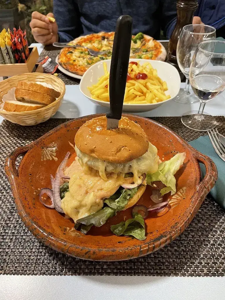 zohreh akbari_la Gondola_Saxon_review