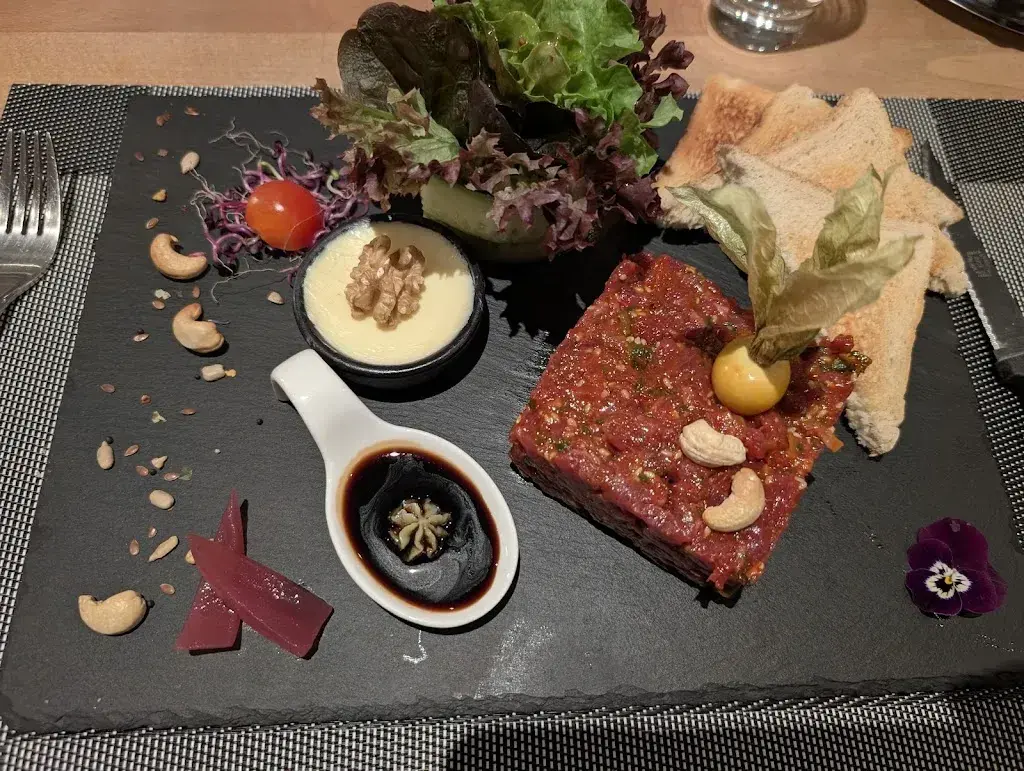 Damira Ibragimova_Café Restaurant St-Laurent_Saillon_review