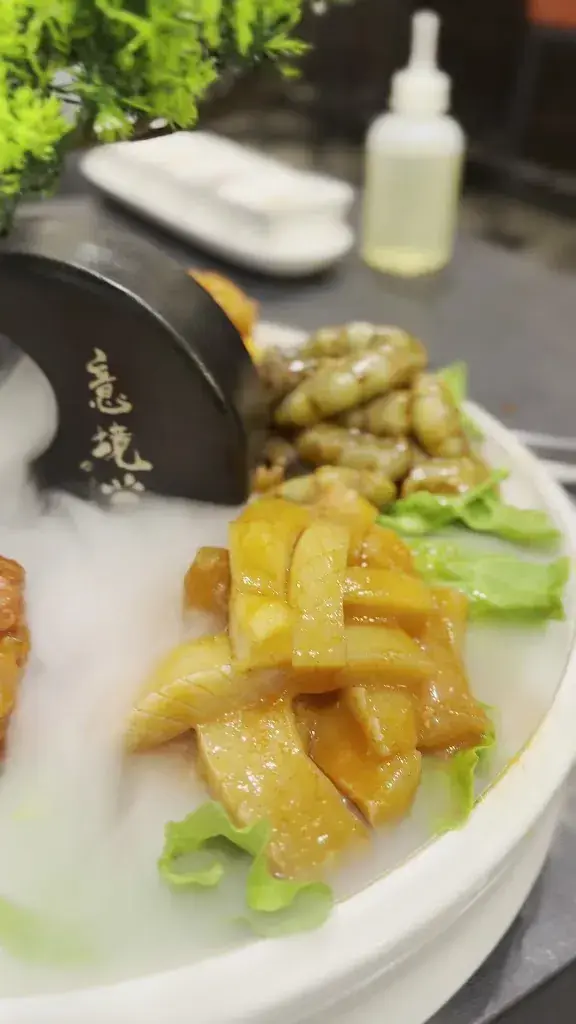 Rosemarie Trinkler_Café-Restaurant Le Central Gangnam_Collombey-Muraz_review