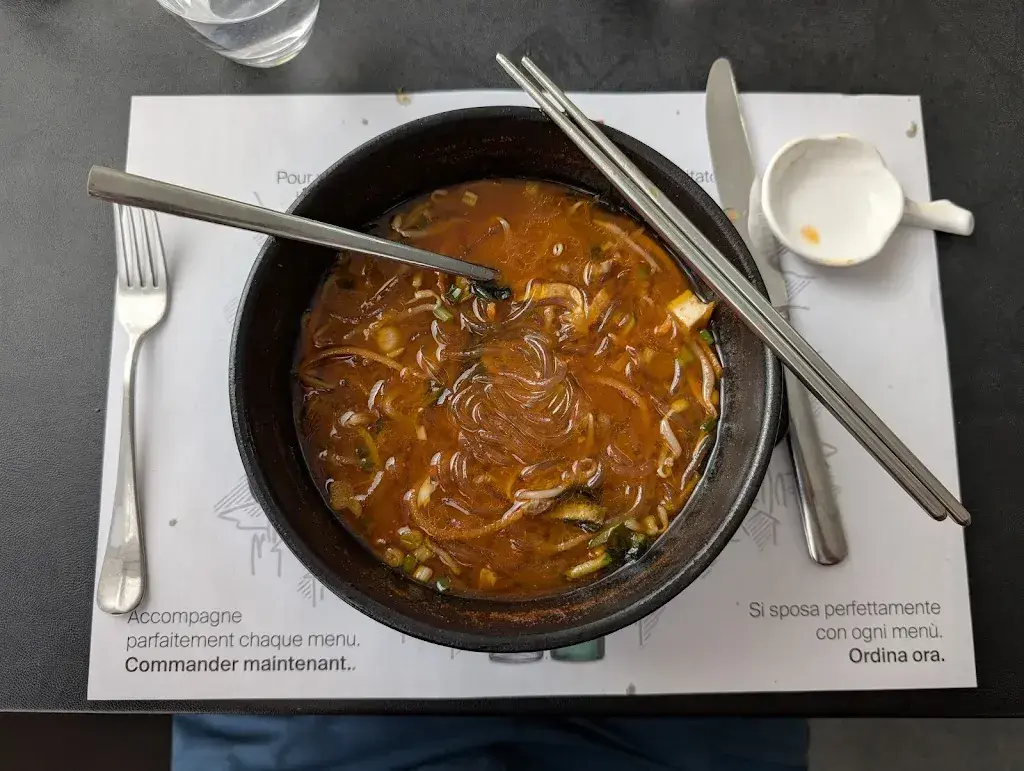 Leo Marti_Café-Restaurant Le Central Gangnam_Collombey-Muraz_review